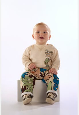 Conjunto Humor Bebê Blusão Calça Três e Já Bege