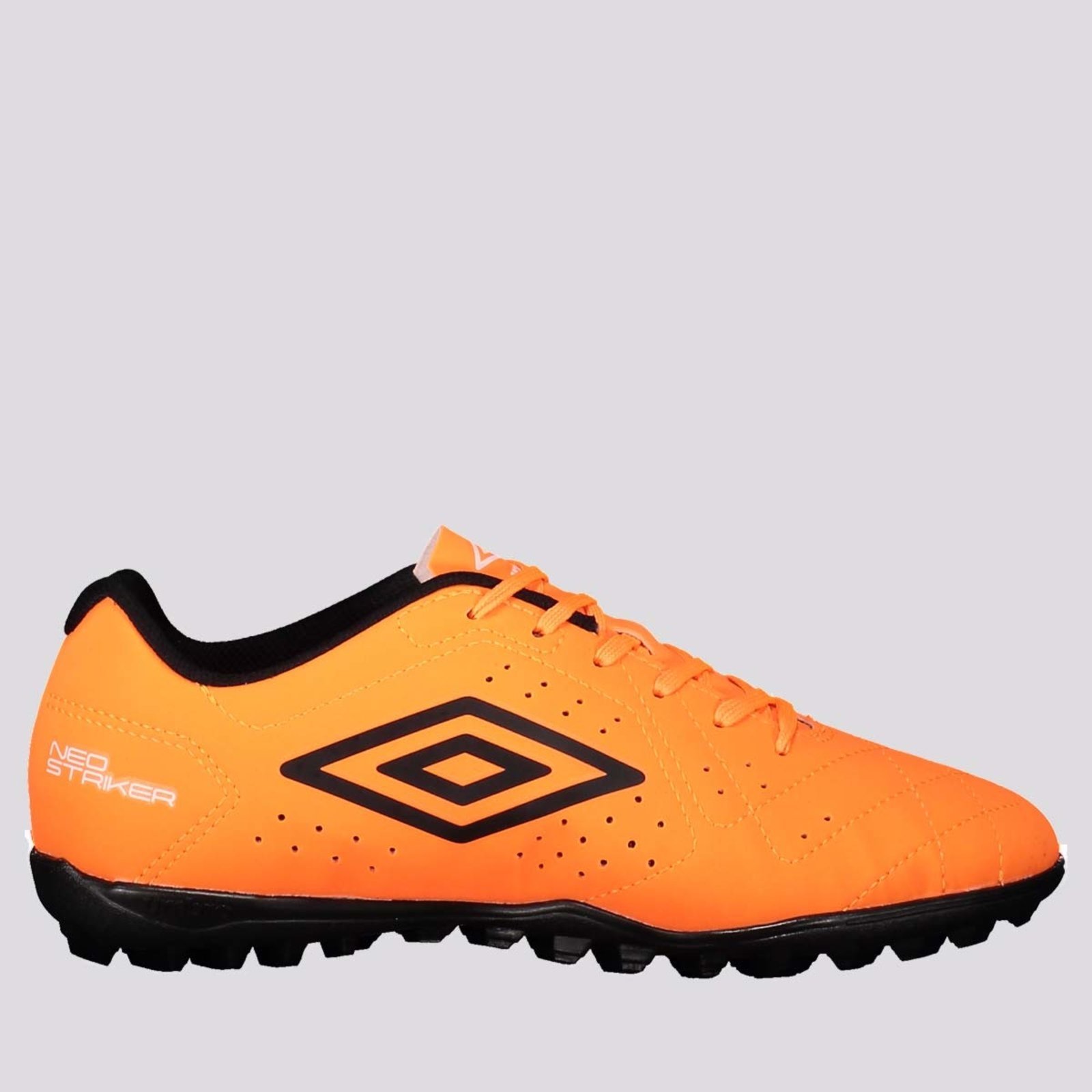 chuteira society umbro neo striker tf