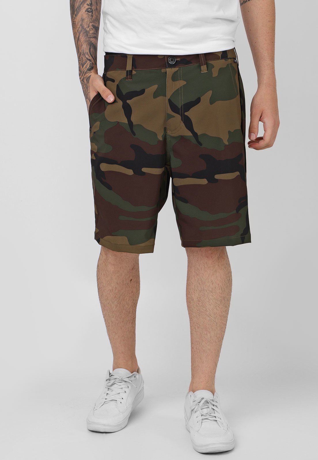 bermuda camuflada vans