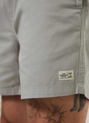 Bermuda Short Em Sarja Verde Seco
