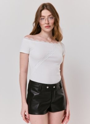 Blusa Canelada Com Renda