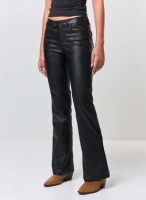 Calça Sarja Bootcut Com Aspecto De Couro