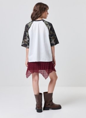 Camiseta Box Raglan Off‑White Camuflada