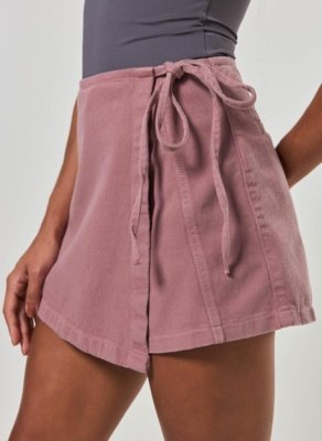 Short Saia Transpassado Em Sarja