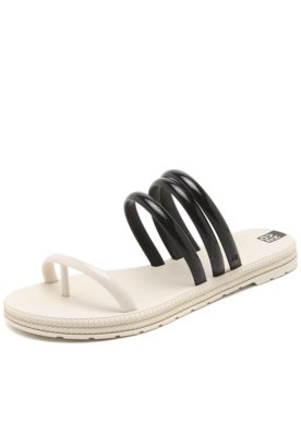 Rasteira Zaxy Holiday Chin Ad Off-White/Preto é boa?