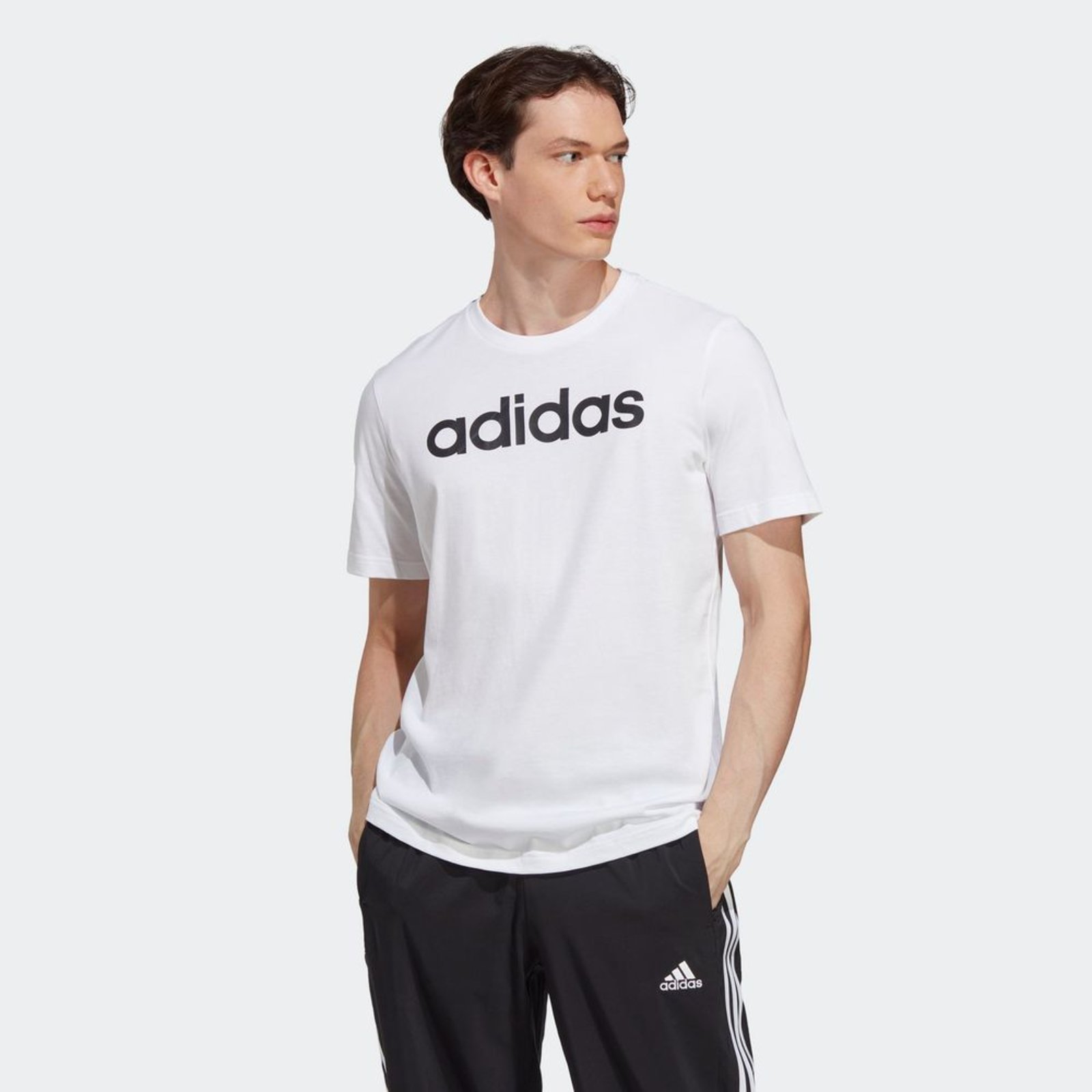 Adidas Camiseta Essentials Linear Embroidered Logo - Compre Agora