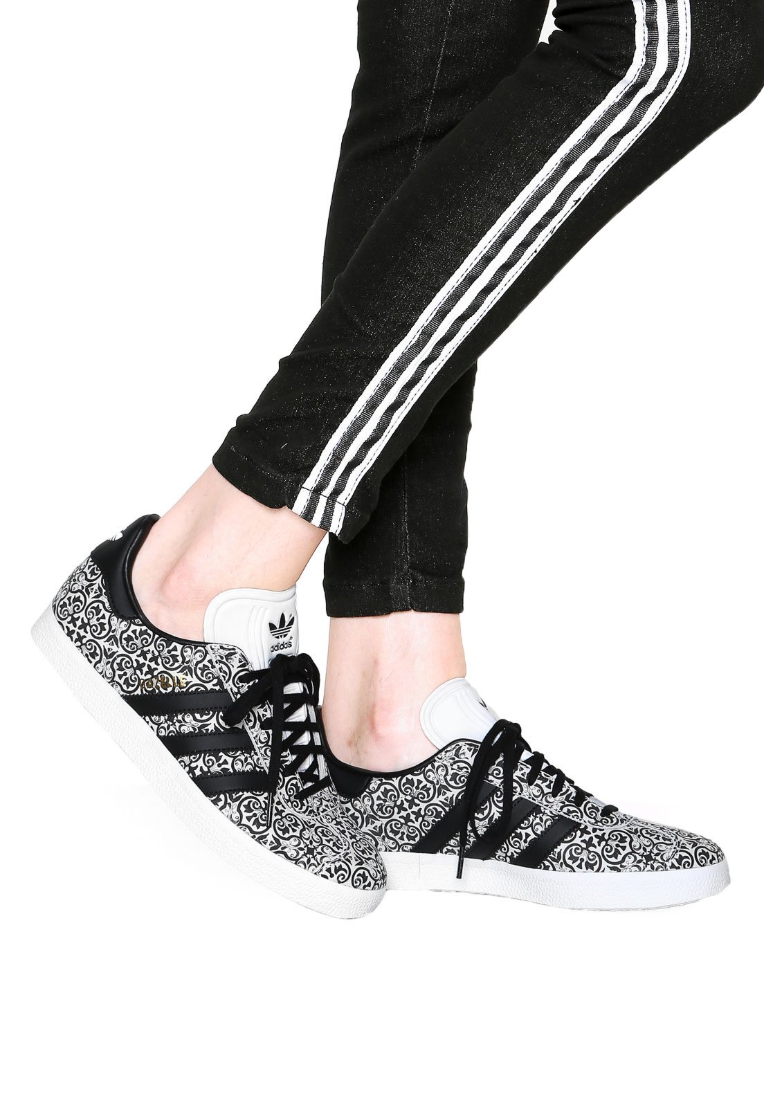 Tenis adidas gazelle preto 2024 feminino