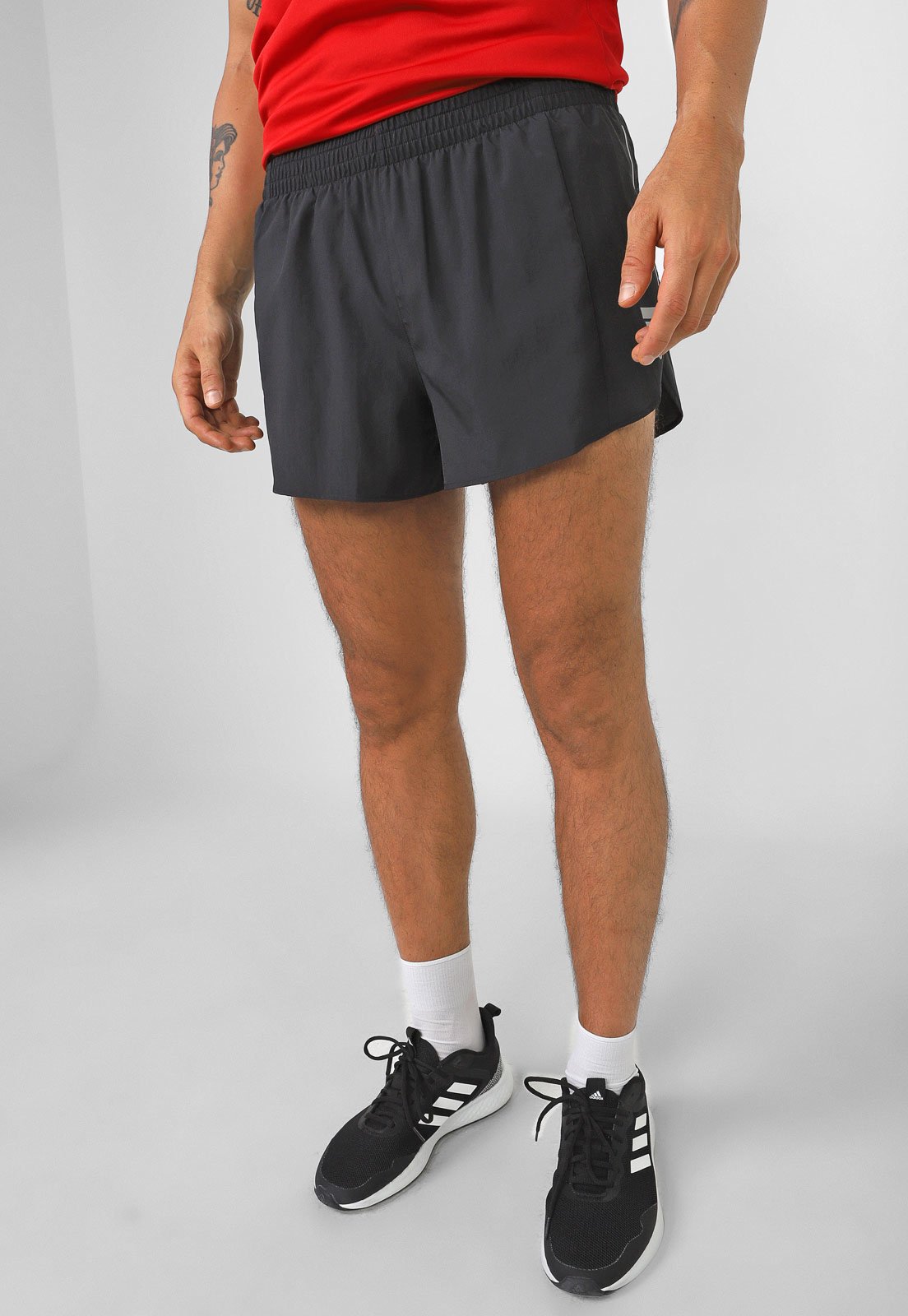 Shorts Own the Run Três Listras - Preto adidas