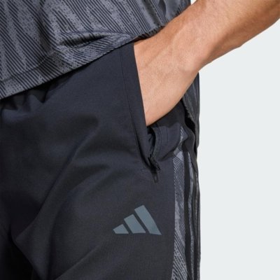 Shorts de Treino Tech Essentials adidas Performance Preto