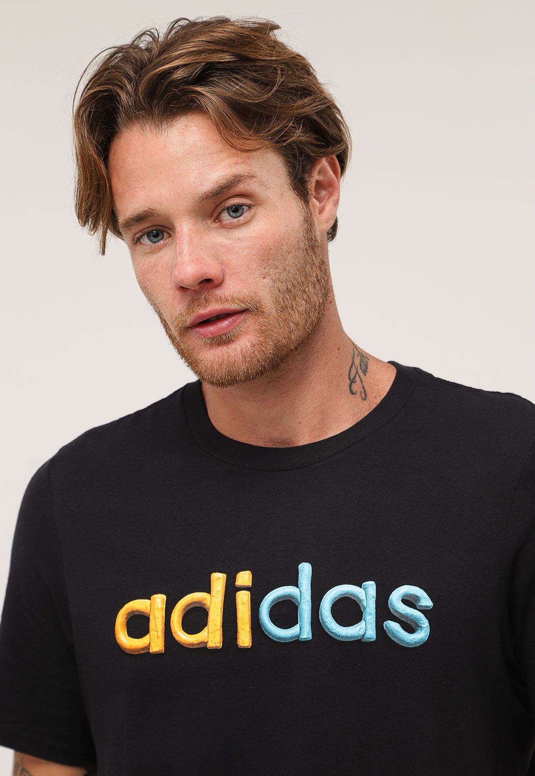 Camiseta adidas Sportswear Linear Preta