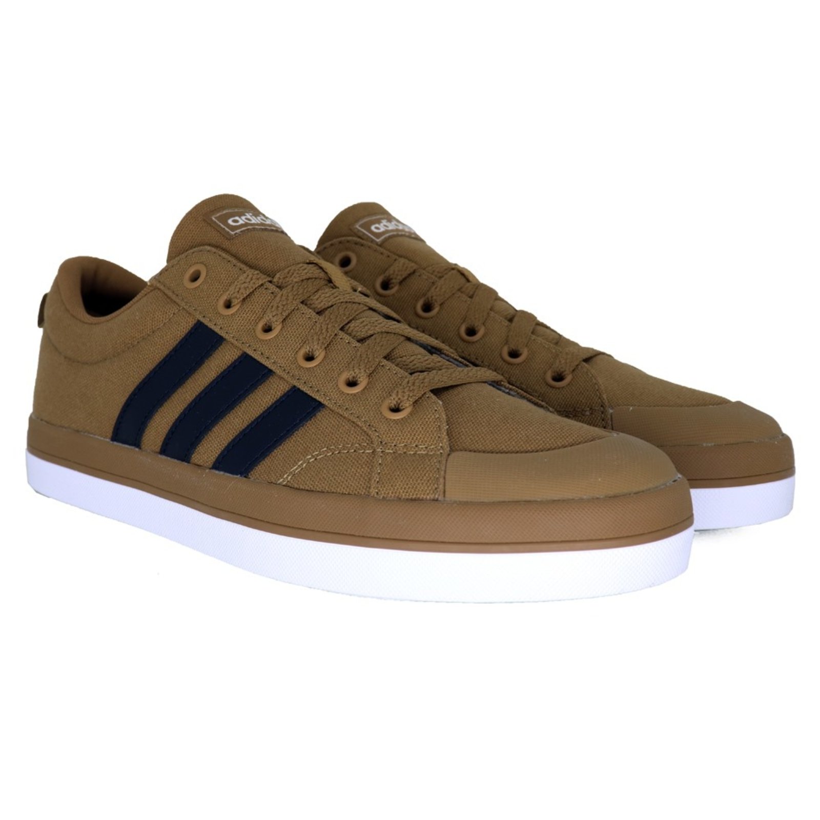 Tenis adidas deals masculino marrom