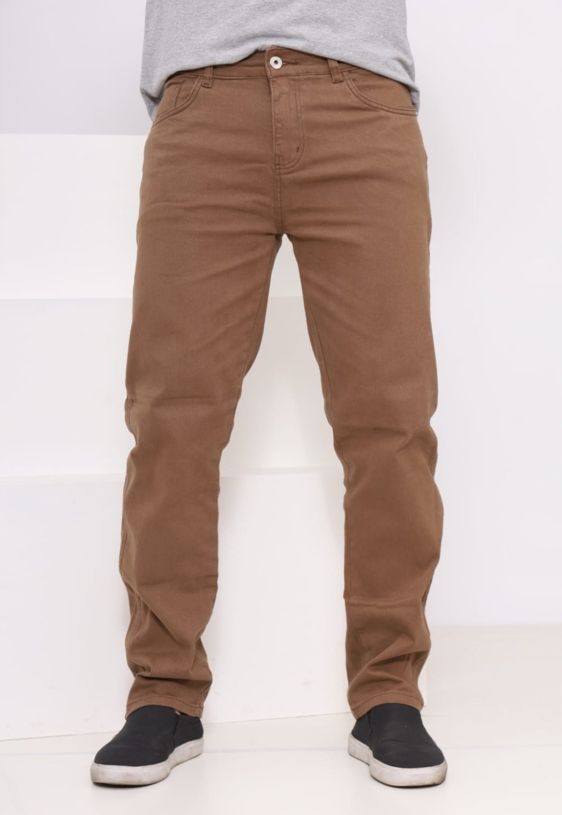 Calça Tradicional Marrom Sarja Masculino Alleppo Jeans Calça Tradicional Marrom Sarja Masculino Alleppo Jeans
