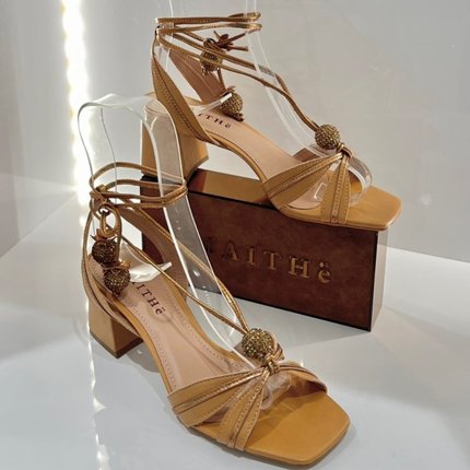 Sandalia Maithe Salto Bloco Dourada Maithe Multicolorido - Marca Maithe